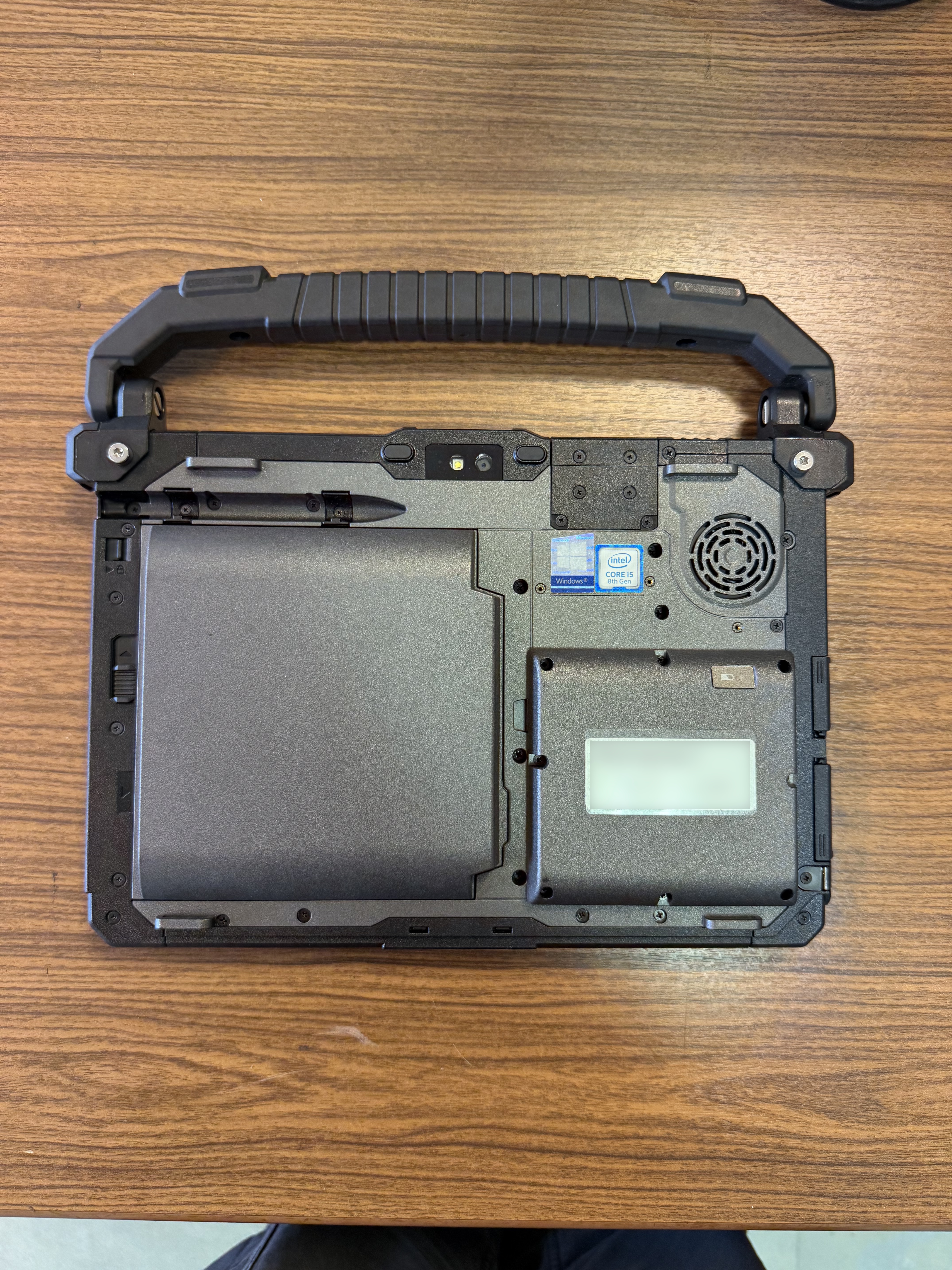 L'arrière d'une tablette Getac.